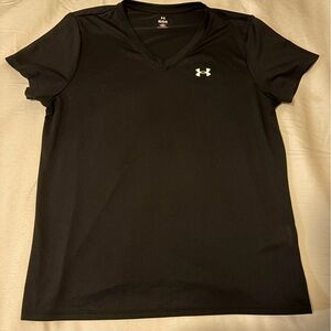 Under Armour Women's Black Short Sleeve V-Neck Tee